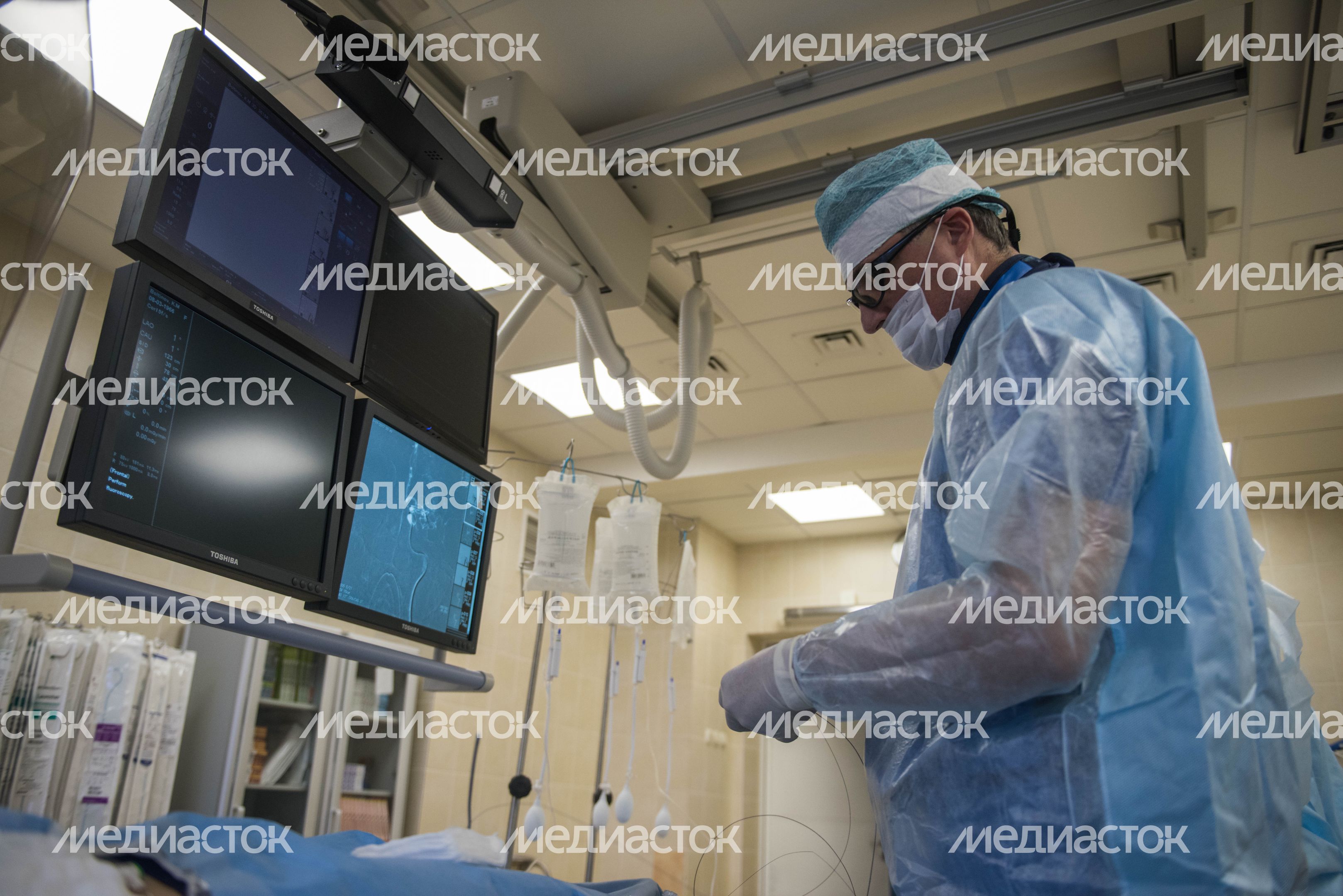 Работа врачей ГКБ №31 в реанимации