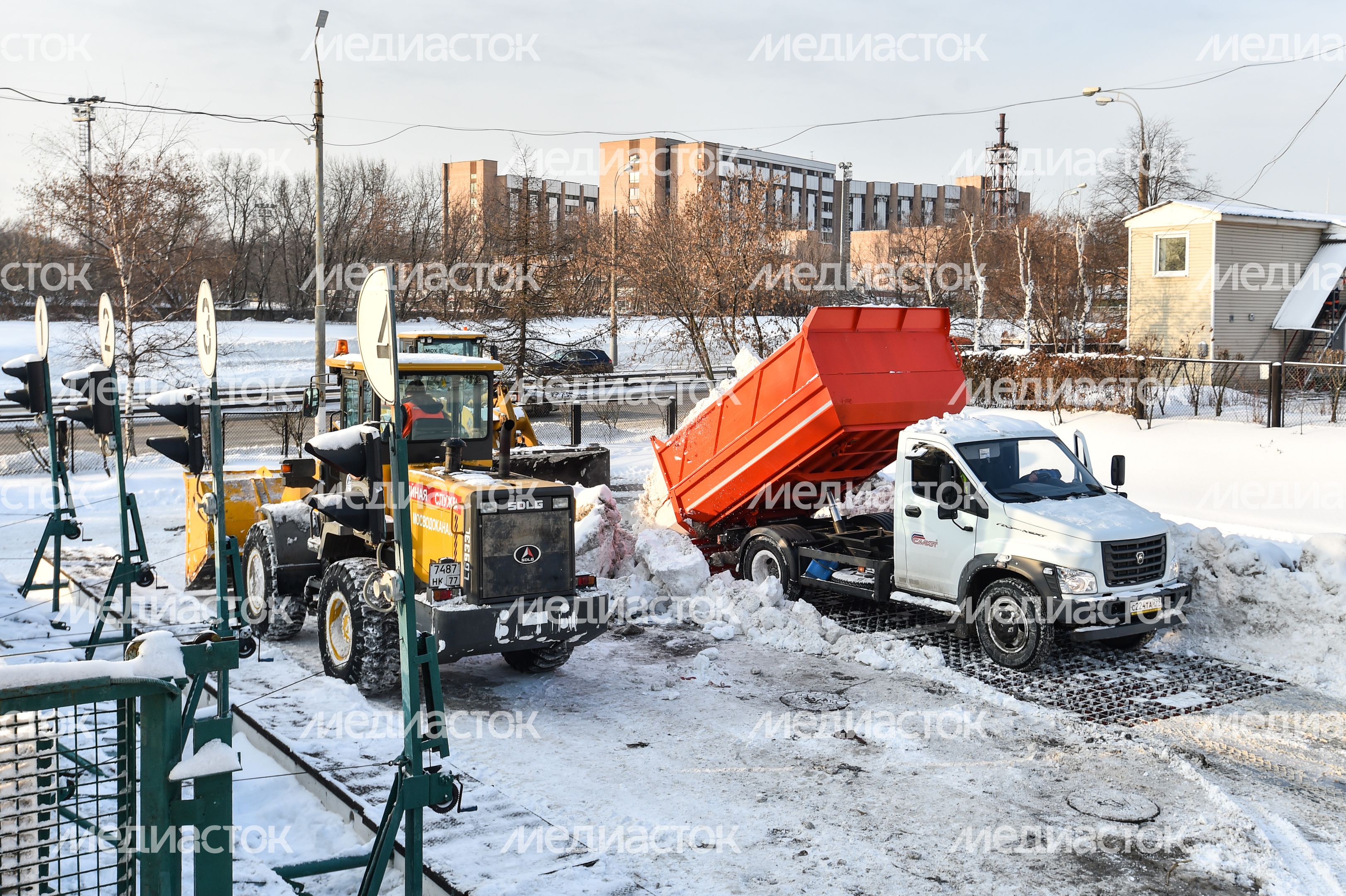 Утилизация снега на снегосплавном пункте «Черкизово»