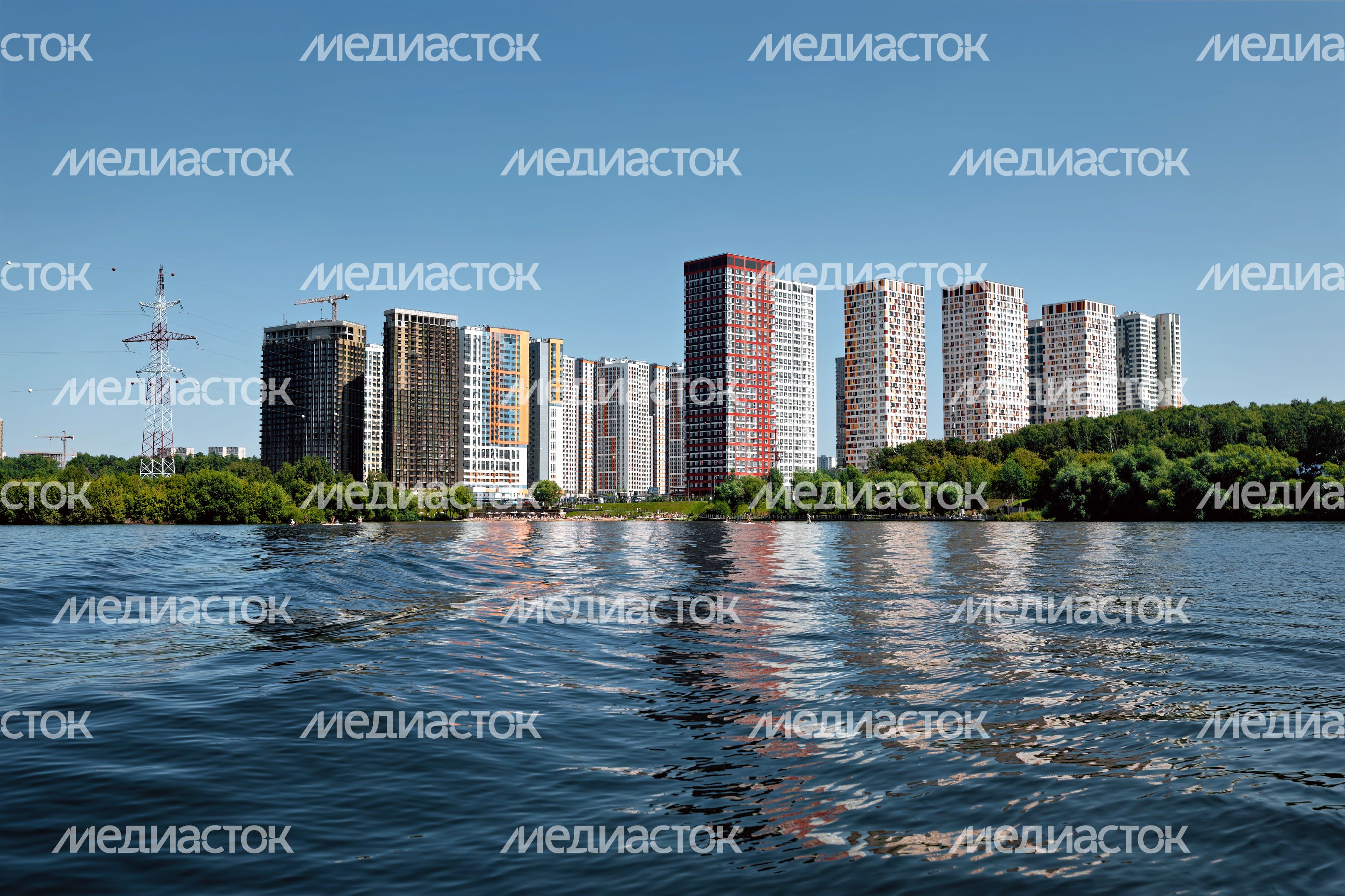 Отдых у воды Живописной бухты на пляже «Рублево» в Красногорске