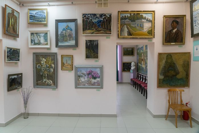 Лотошино. Микулинская картинная галерея
