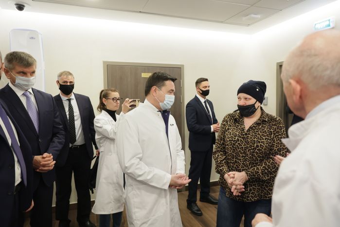 Андрей Воробьев и Валентина Матвиенко посетили Институт ядерной медицины в Химках