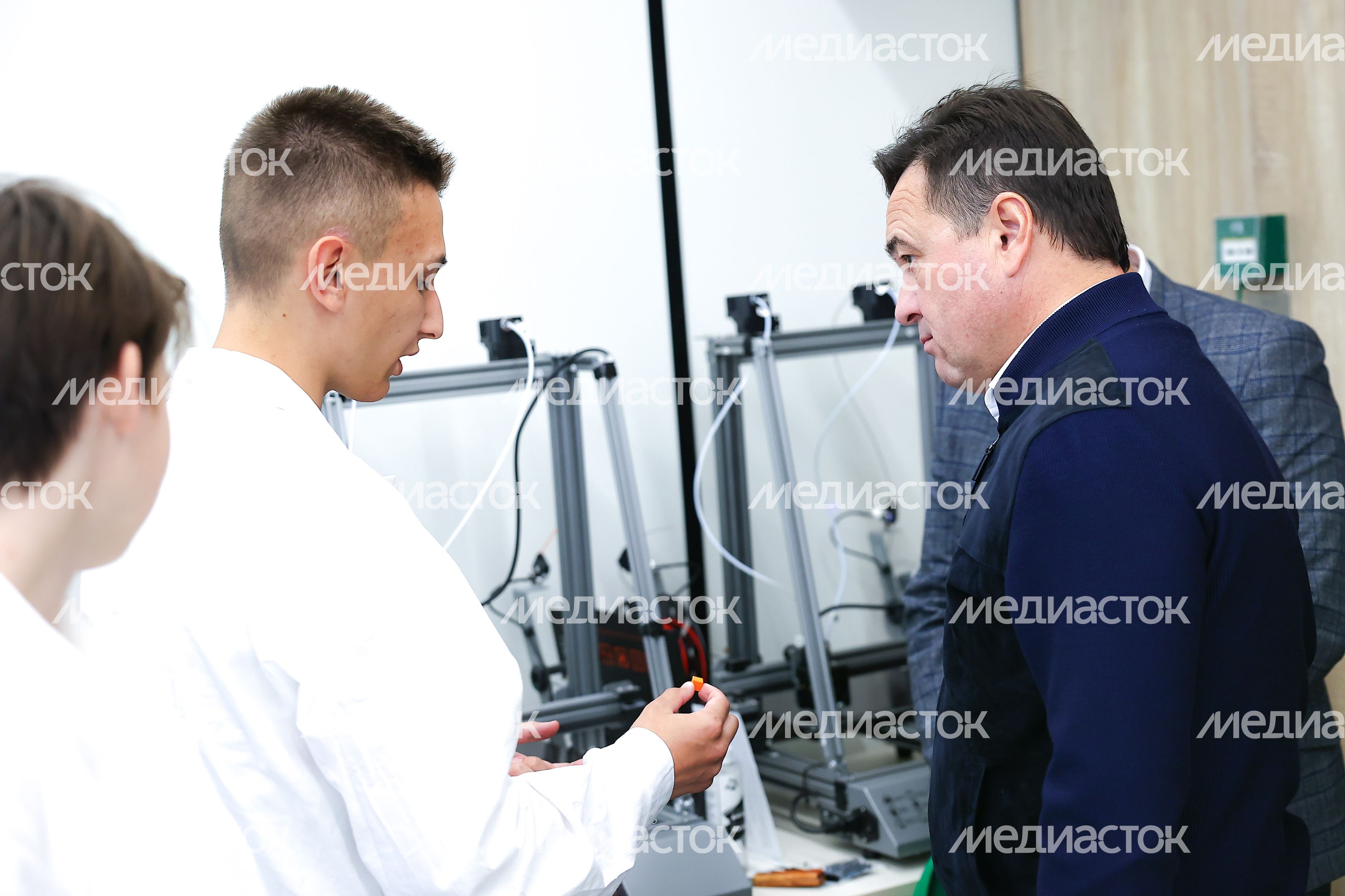 Посещение корпуса Физтех-колледжа в Долгопрудном после капремонта Губернатором Поодмосковья