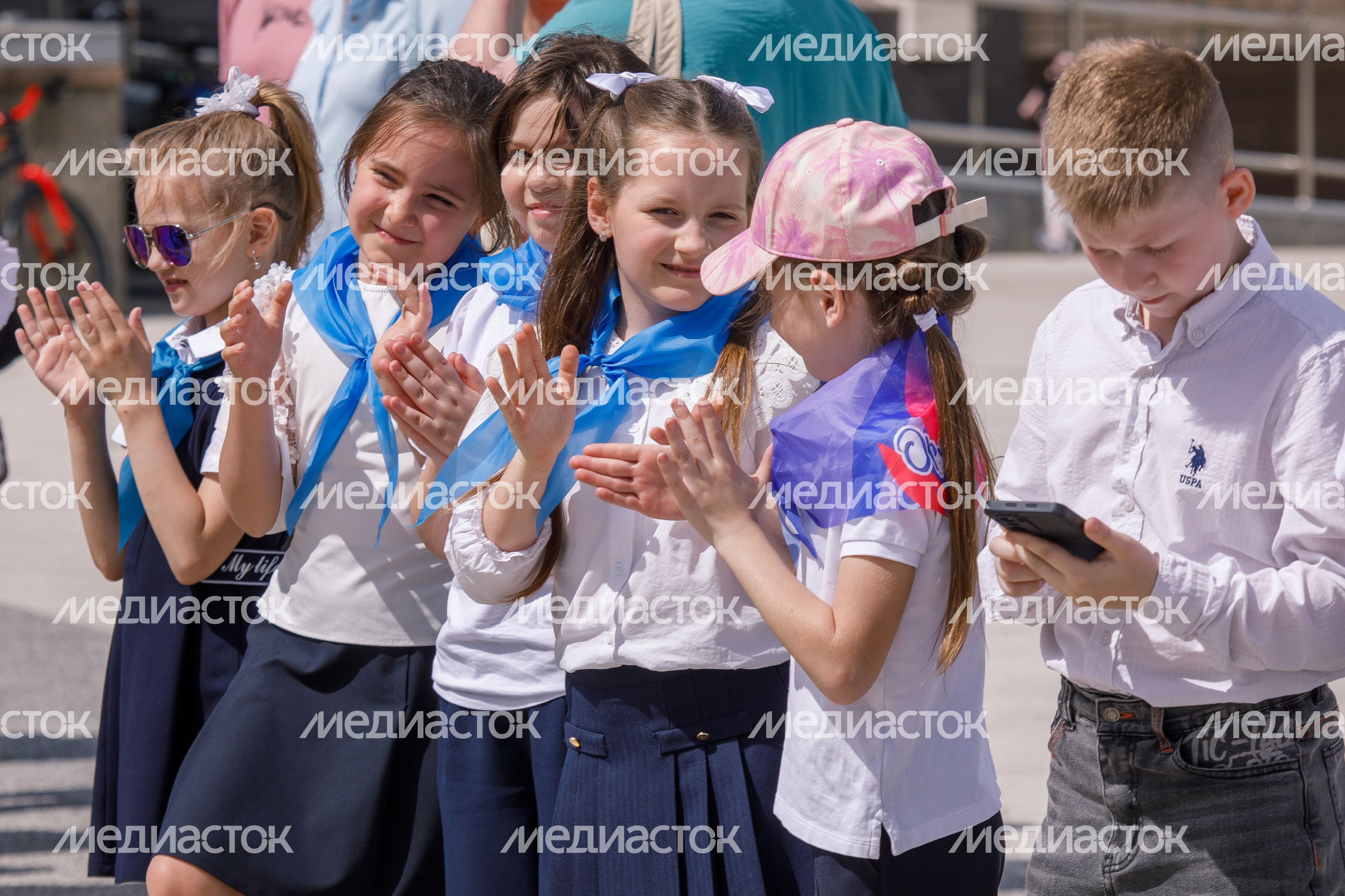 Торжественная встреча космонавтов в Звездном городке Торжественная встреча космонавтов в Звездном городке
