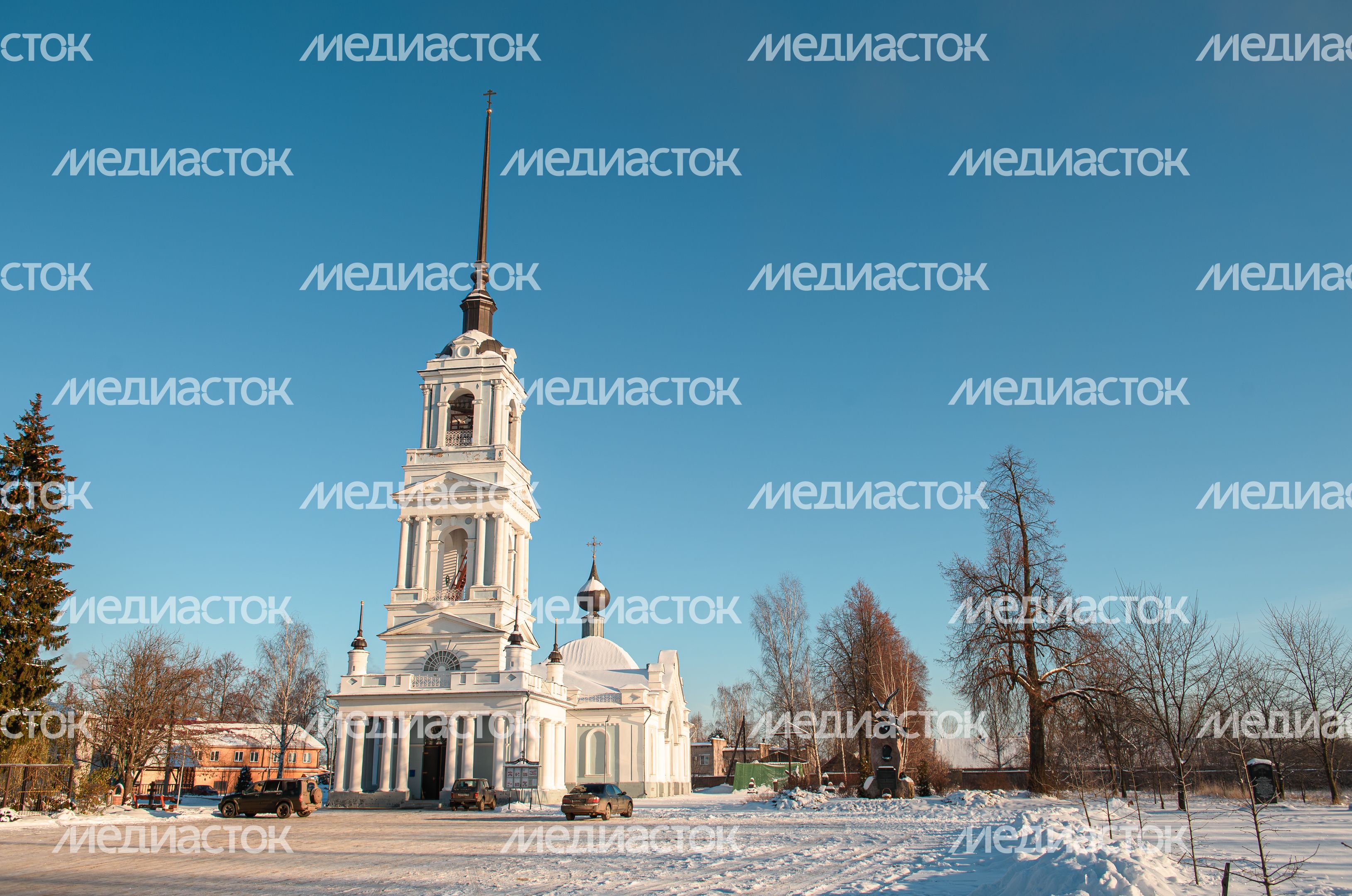 Зимние виды Вознесенской Церкви в городе Калязин