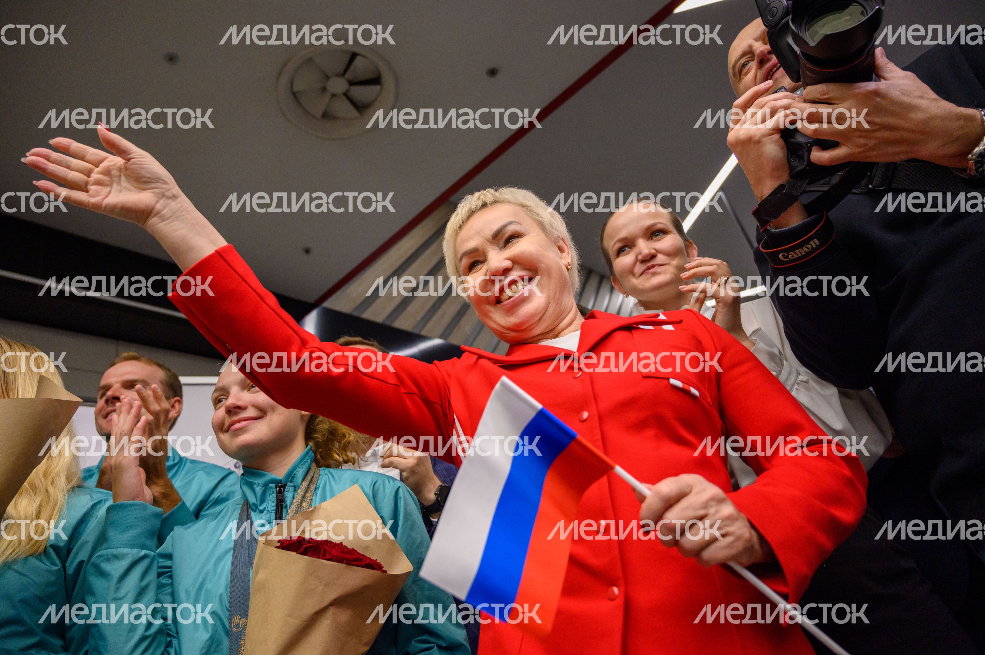 Встреча российской делегации в Шереметьево, вернувшейся с XXV Летних Сурдлимпийских игр в Токио Встреча российской делегации в Шереметьево, вернувшейся с XXV Летних Сурдлимпийских игр в Токио