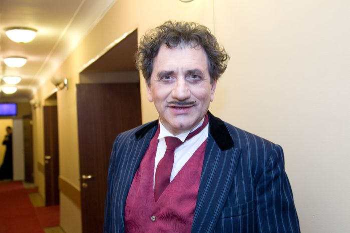 Актер Евгений Князев