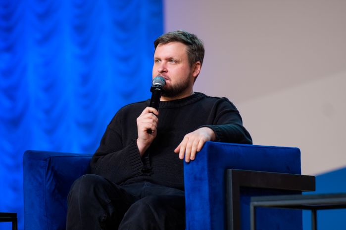 Пранкеры Вован и Лексус выступают перед гостями форума "На государственной службе"