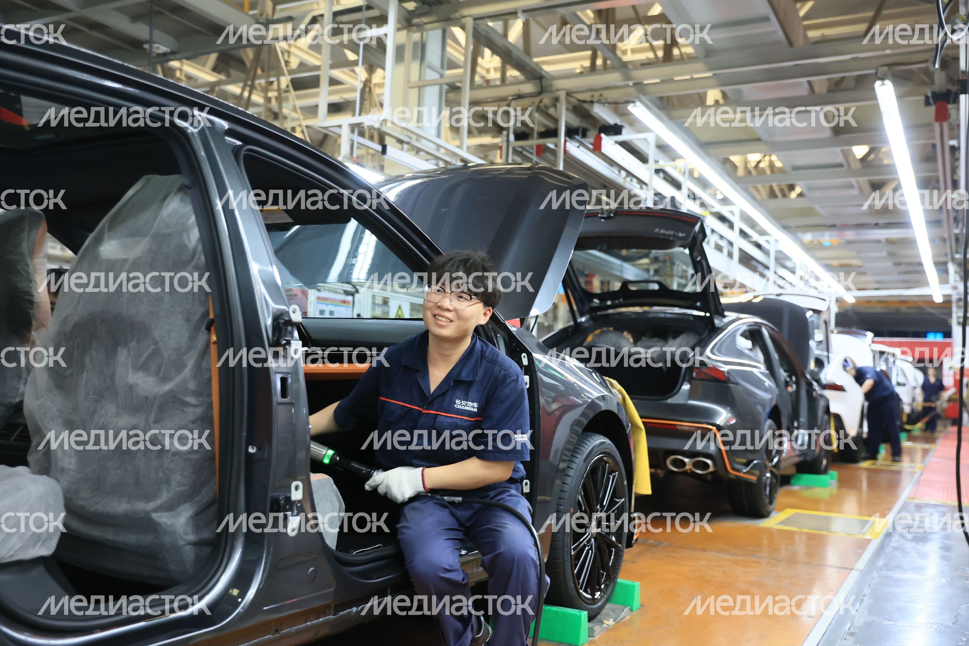 Посещение автозавода Changan Automobile Group в Китае Губернатором Подмосковья