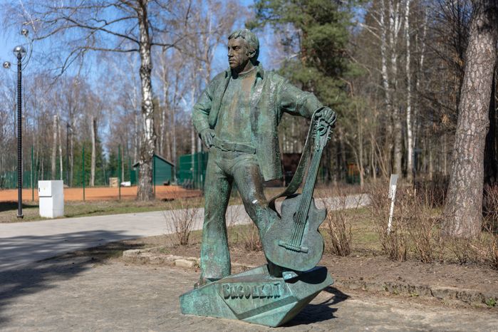Дубна. Памятник Высоцкому