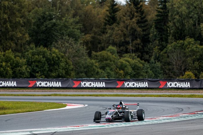 VI этап российской серии кольцевых гонок на автодроме Moscow Raceway