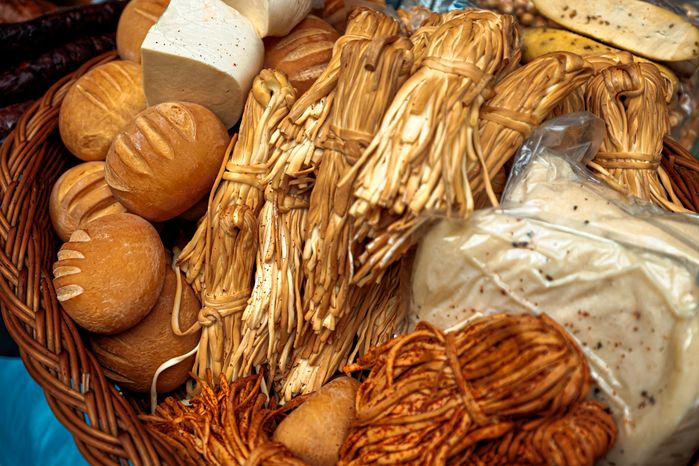 Сыры на ярмарке фермерских продуктов «Вкусная пятница» в Красногорске
