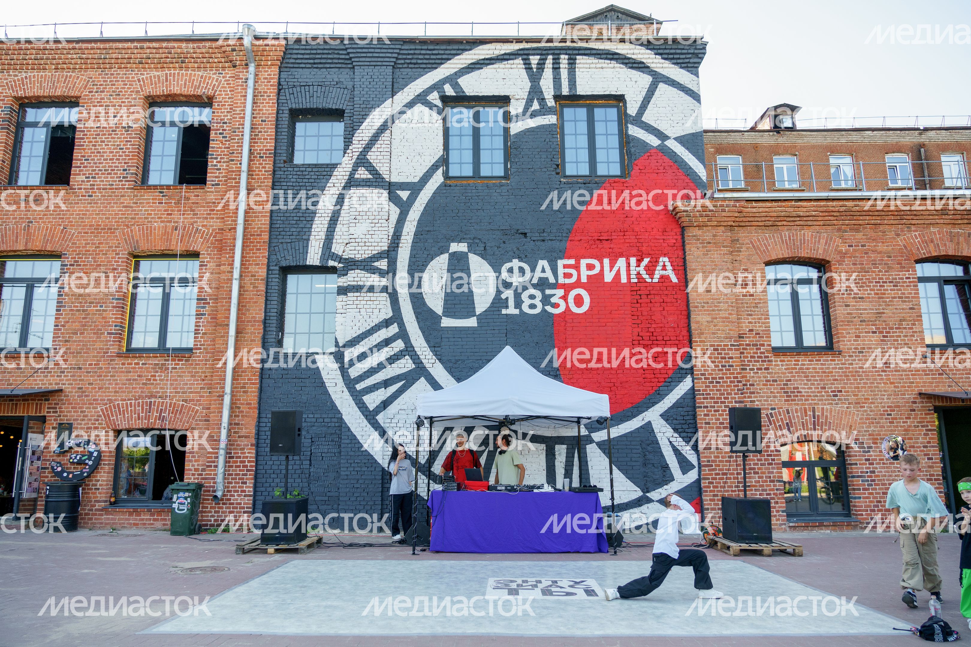 Фестиваль креативных индустрий «Энтузиасты» в арт-квартале "Фабрика 1830" в Балашихе Фестиваль креативных индустрий «Энтузиасты» в арт-квартале "Фабрика 1830" в Балашихе