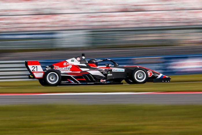 VI этап российской серии кольцевых гонок на автодроме Moscow Raceway