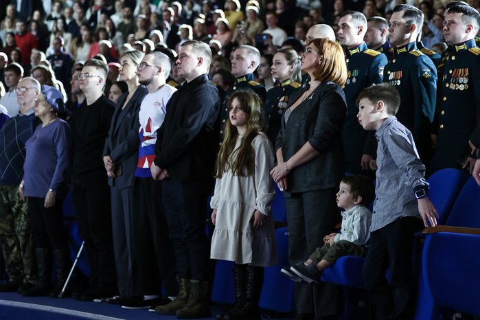 Лауреатами премии "Мы рядом. Доброе дело" стали 70 человек