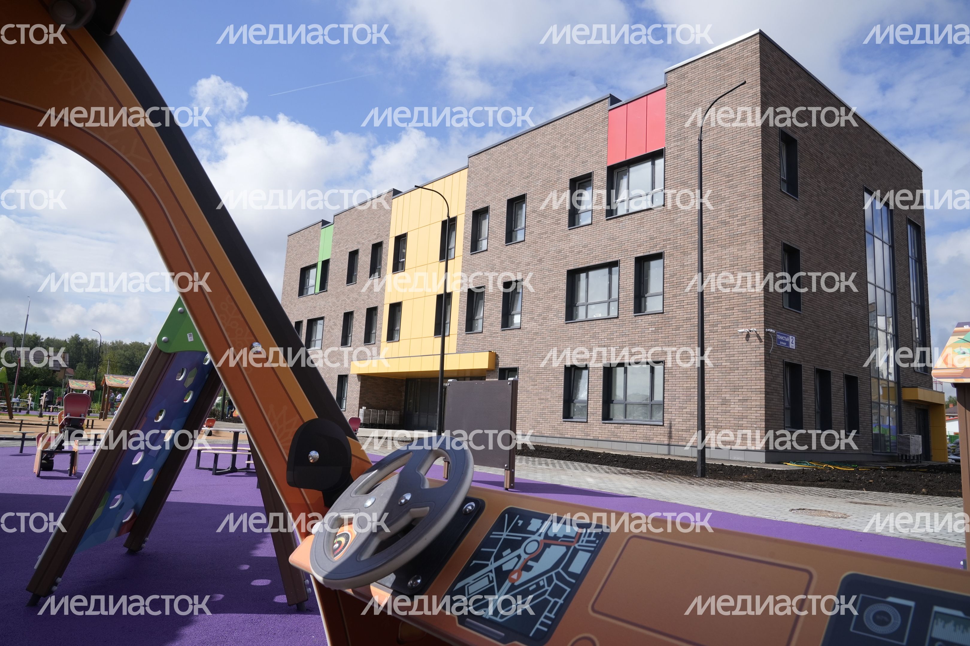 Проверка хода работ по строительству образовательного комплекса в ЖК «Императорские Мытищи» Губернатором Подмосковья