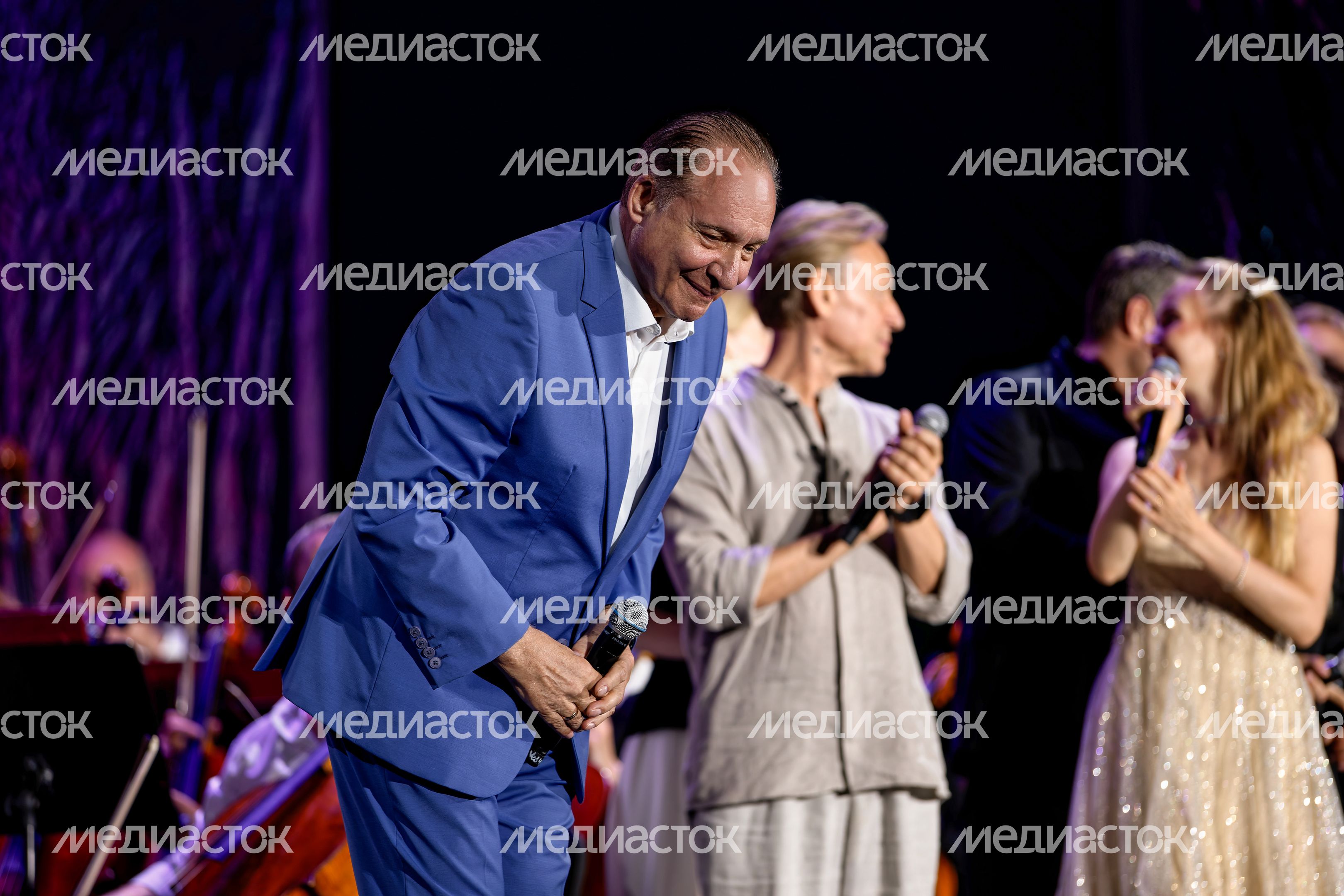 Максим Дунаевский на сцене фестиваля «Лето. Музыка. Музей» в Истре Максим Дунаевский на сцене фестиваля «Лето. Музыка. Музей» в Истре