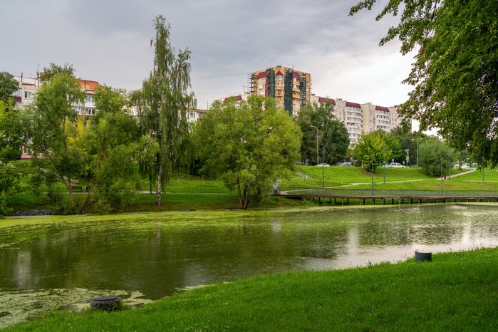 Каскад прудов на набережной реки Теребенки в Чехове