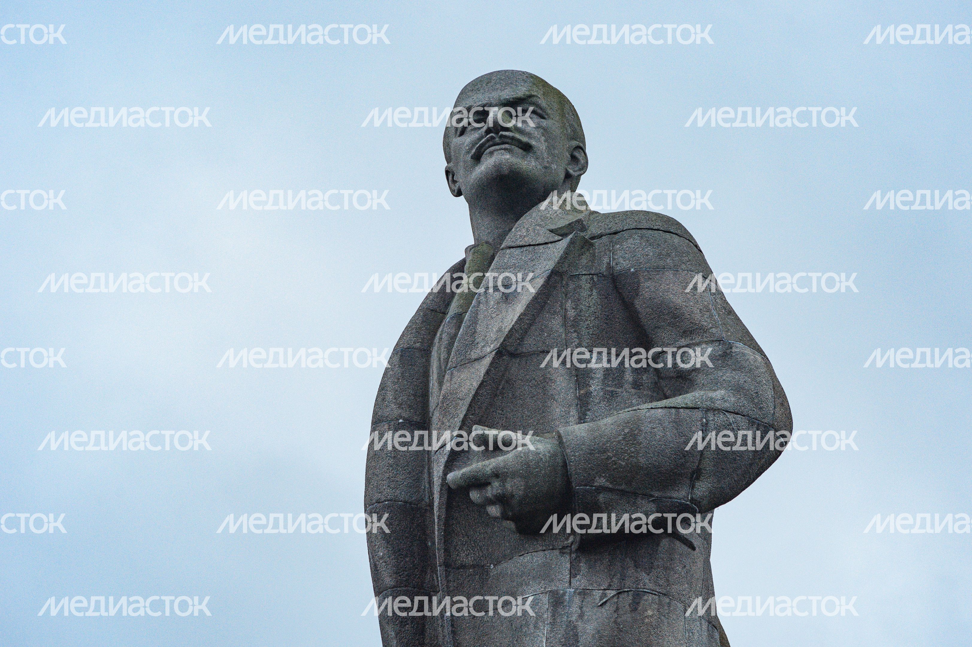 Дубна. Памятник В.И. Ленину Дубна. Памятник В.И. Ленину