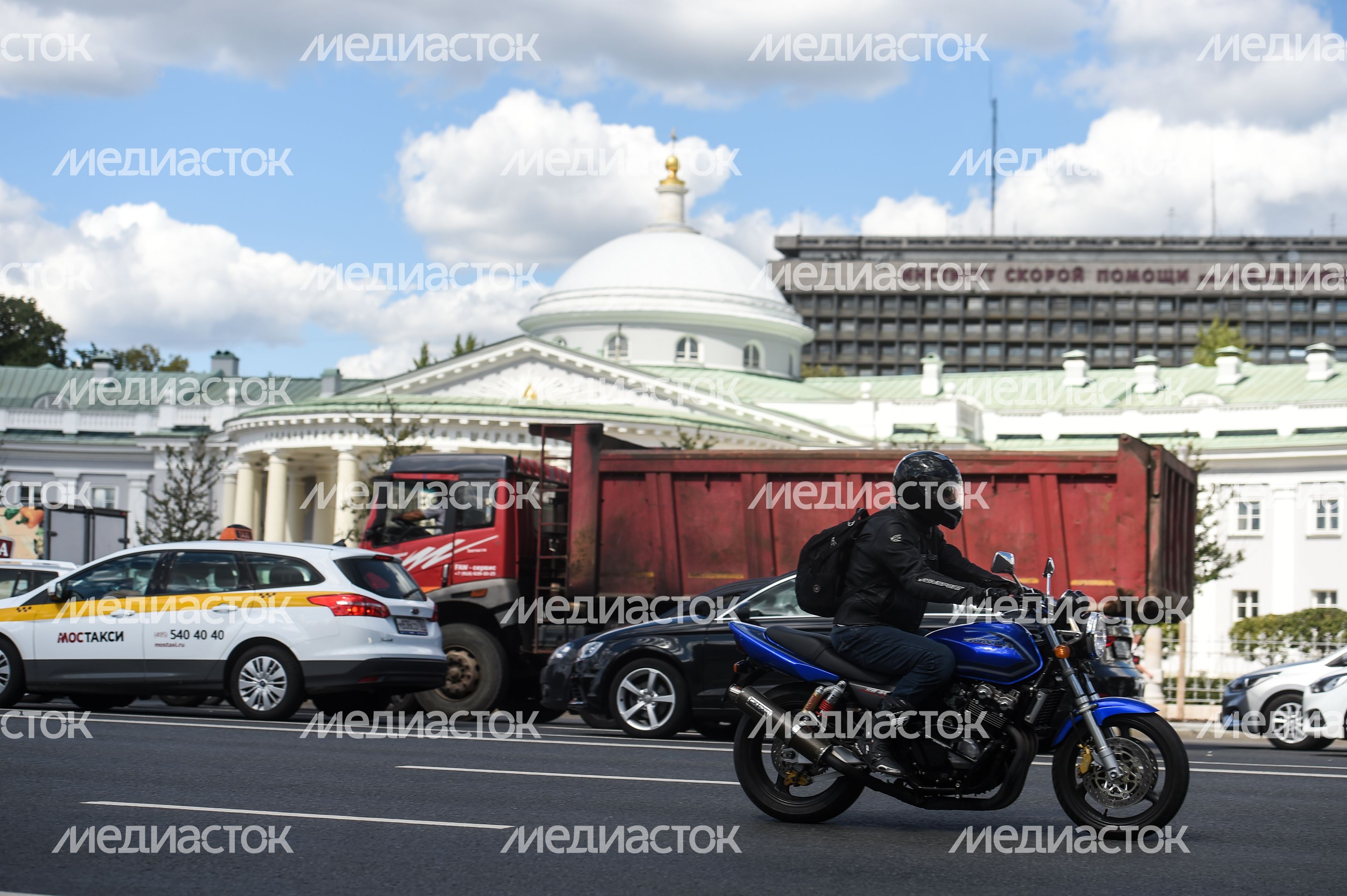 Мотоциклисты на улицах Москвы