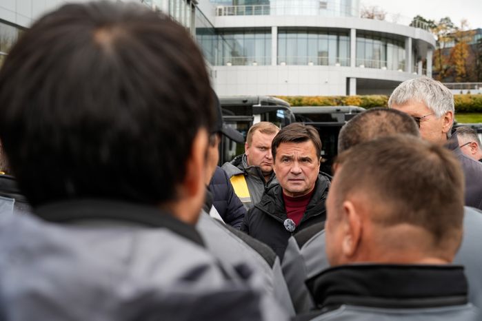 Андрей Воробьев передал партию новых автобусов округам Подмосковья