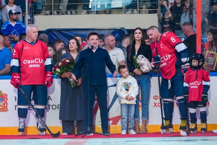 Андрей Воробьев сделал символическое вбрасывание на Кубке Овечкина