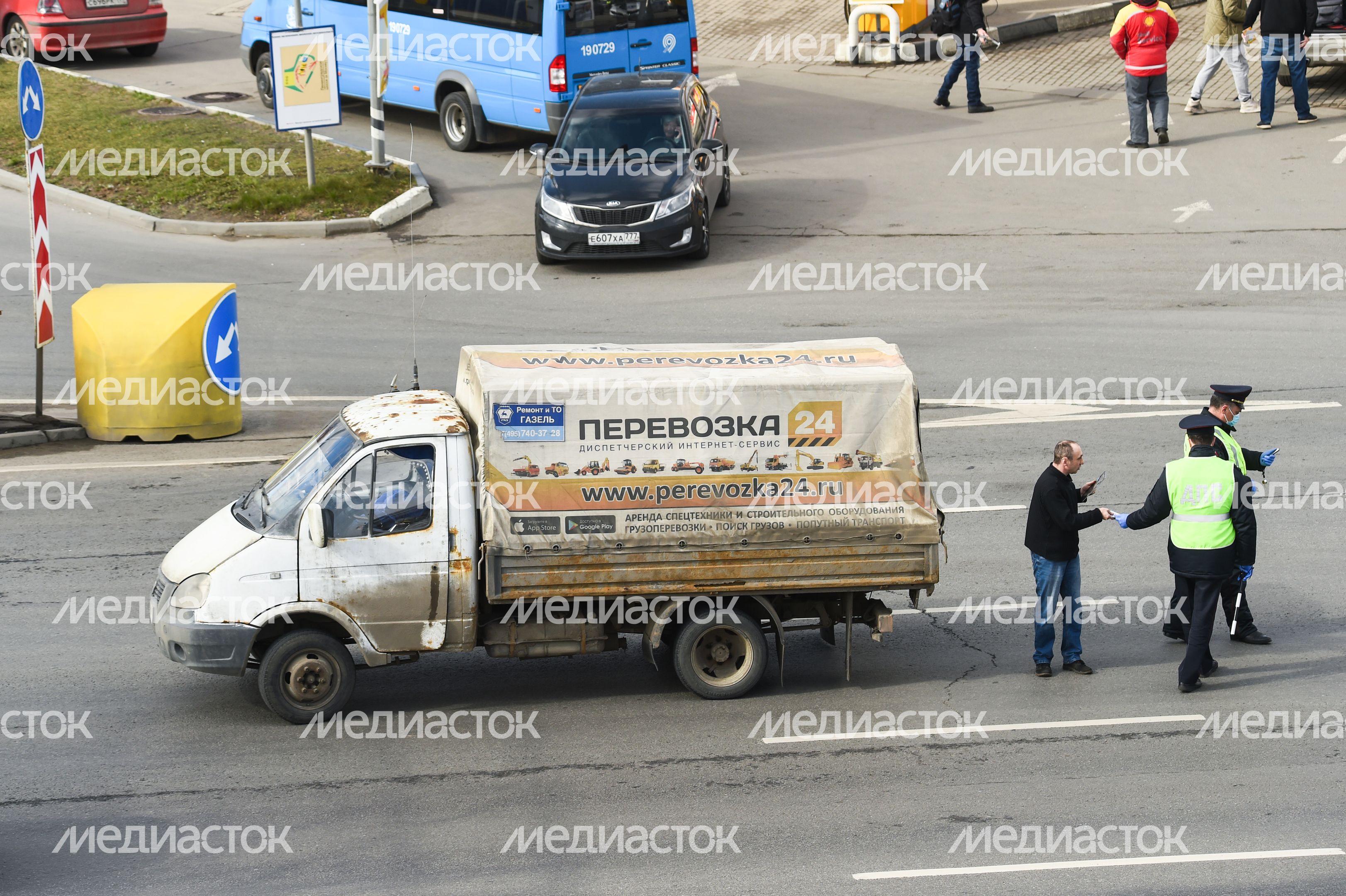 Проверка пропусков на въезде в Москву в период самоизоляции