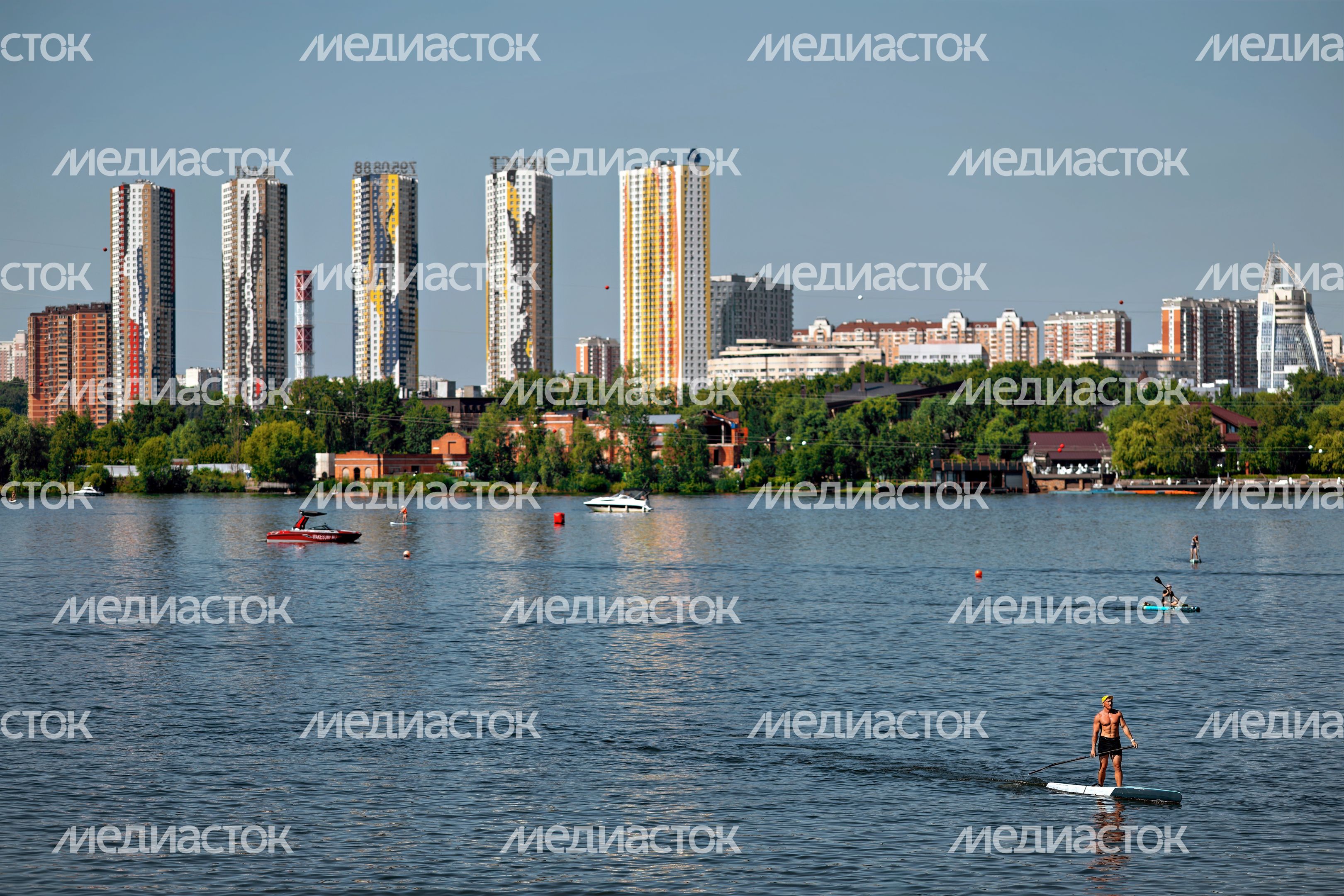 Отдых у воды Живописной бухты на пляже «Рублево» в Красногорске Отдых у воды Живописной бухты на пляже «Рублево» в Красногорске