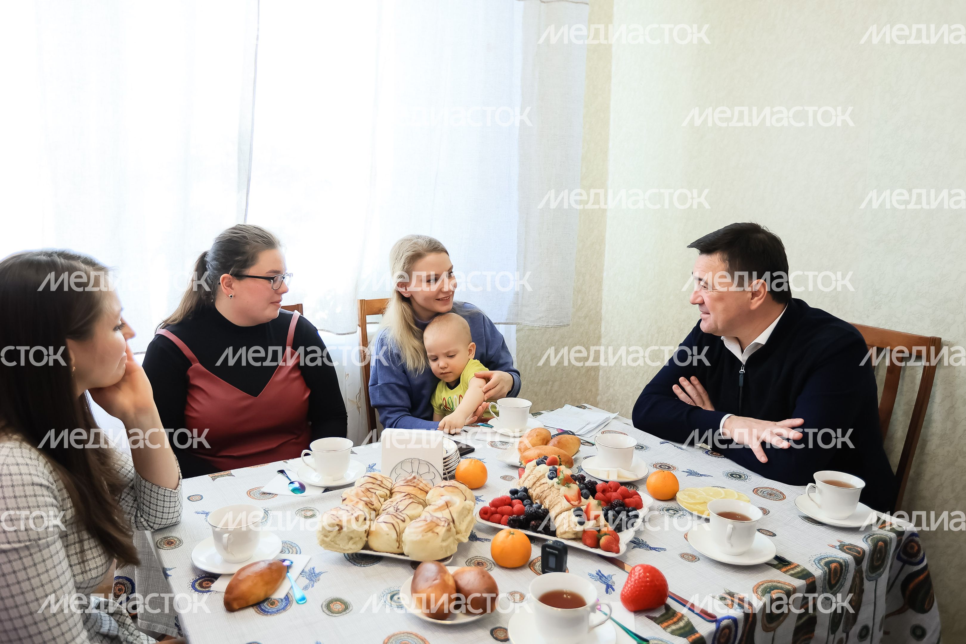 Встреча губернатора с супругами офицеров, участвующих в СВО