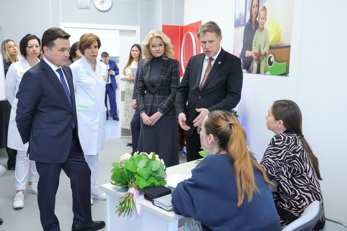 Андрей Воробьев, Татьяна Голикова и Михаил Мурашко в ДКЦ им. Л.М. Рошаля