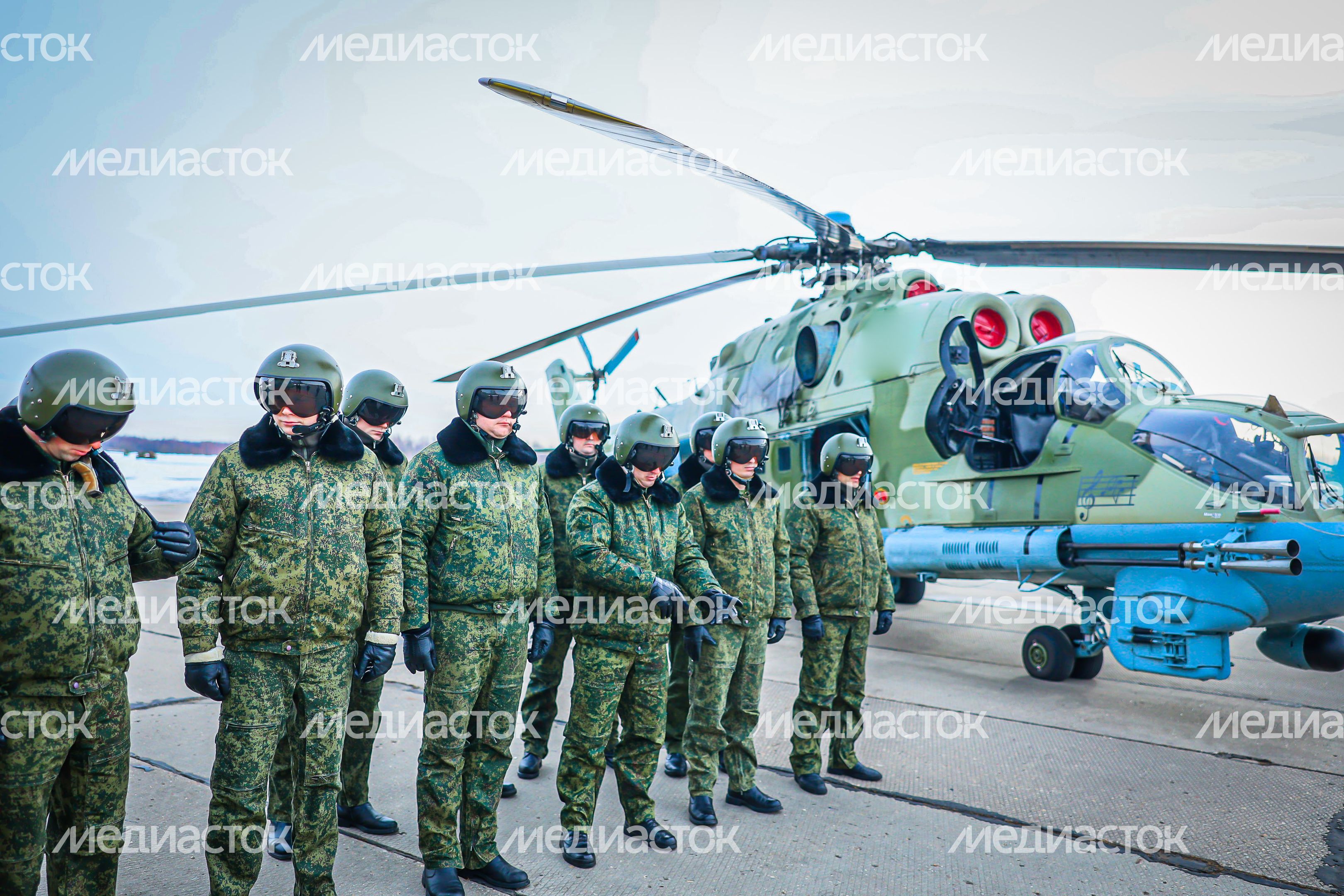 Губернатор поблагодарил военнослужащих вертолетной эскадрильи