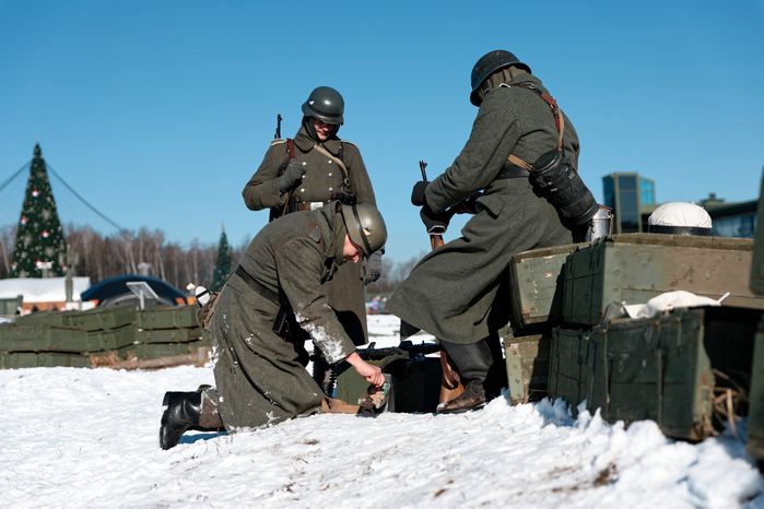 Военно-историческая реконструкция битвы за Сталинград у храма ВС РФ в Кубинке