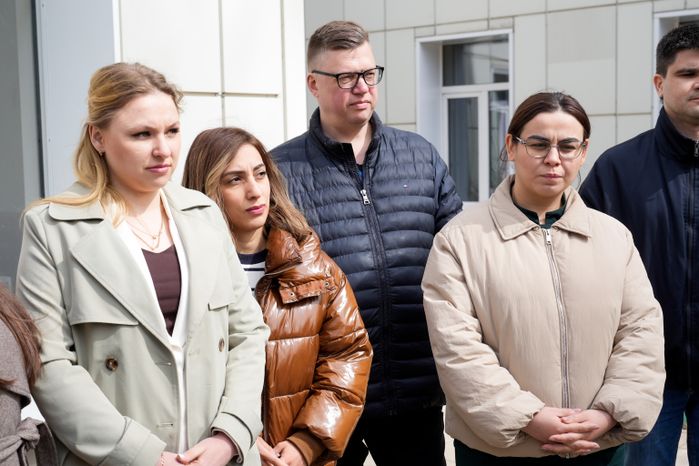 Андрей Воробьев проверил ход капремонта взрослой поликлиники в Щёлкове