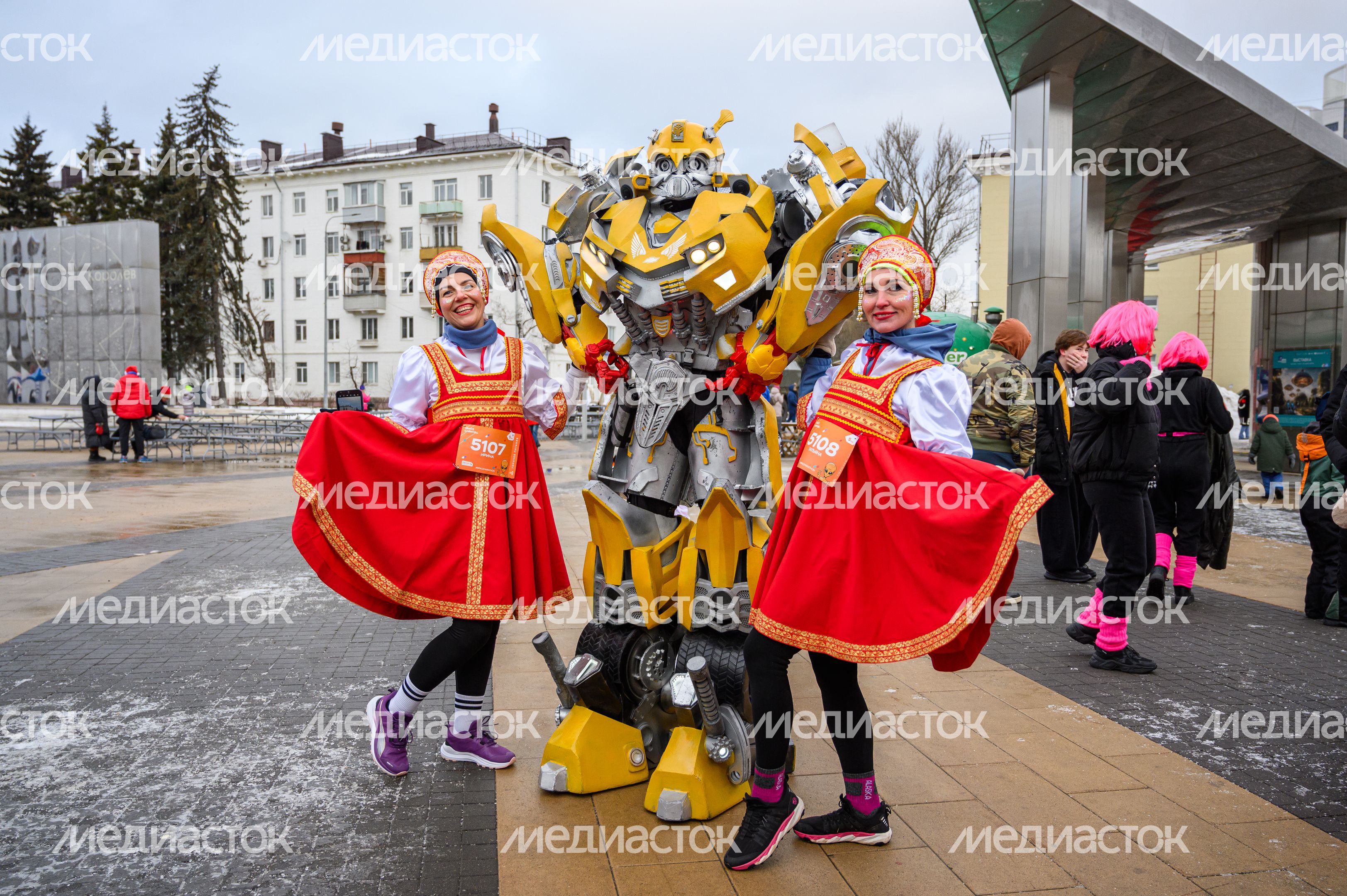 Новогодний забег в карнавальных костюмах Space Carnival 2024 в Королеве Новогодний забег в карнавальных костюмах Space Carnival 2024 в Королеве