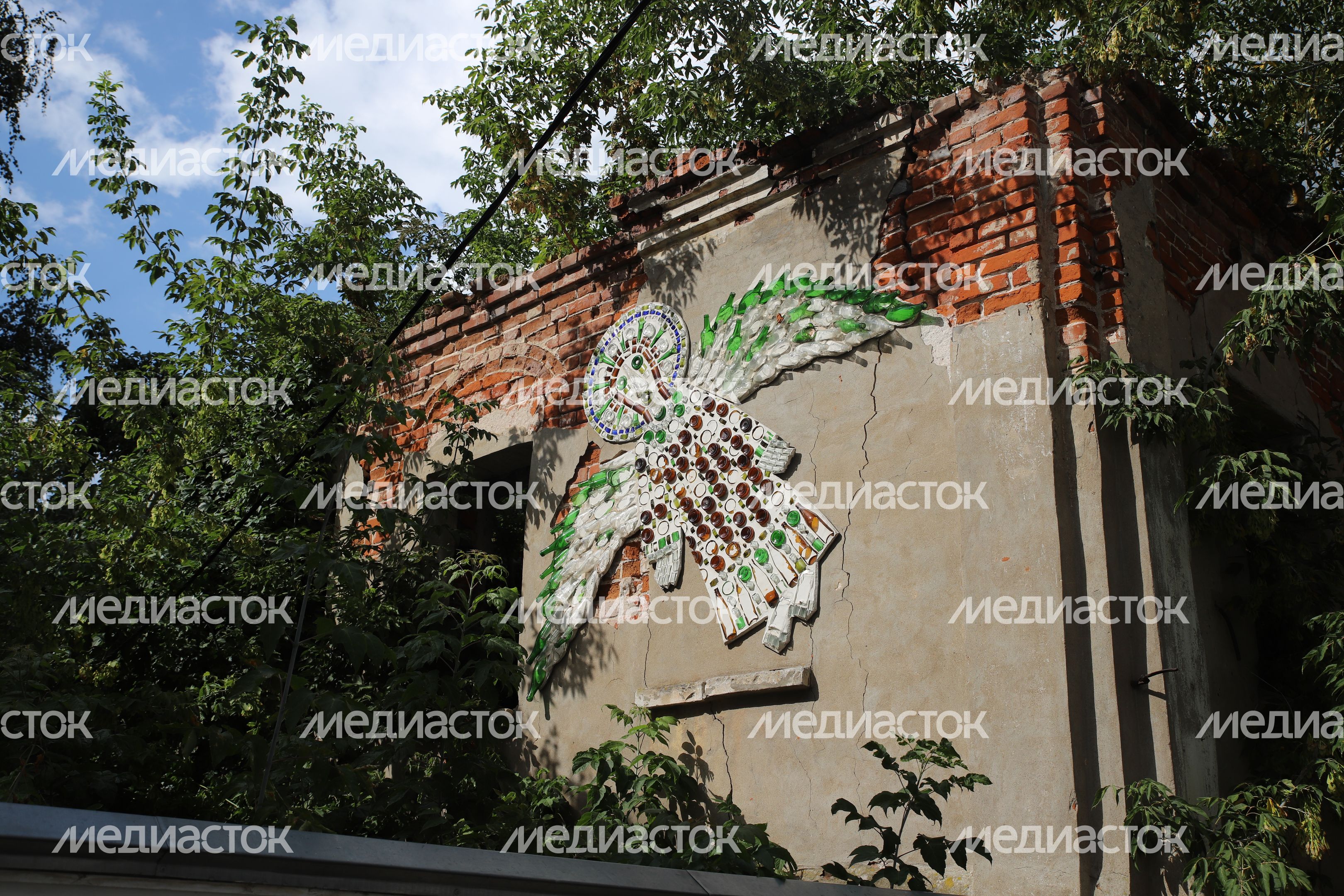 Коломна. Арт-объект "Бутылочный ангел" Коломна. Арт-объект "Бутылочный ангел"