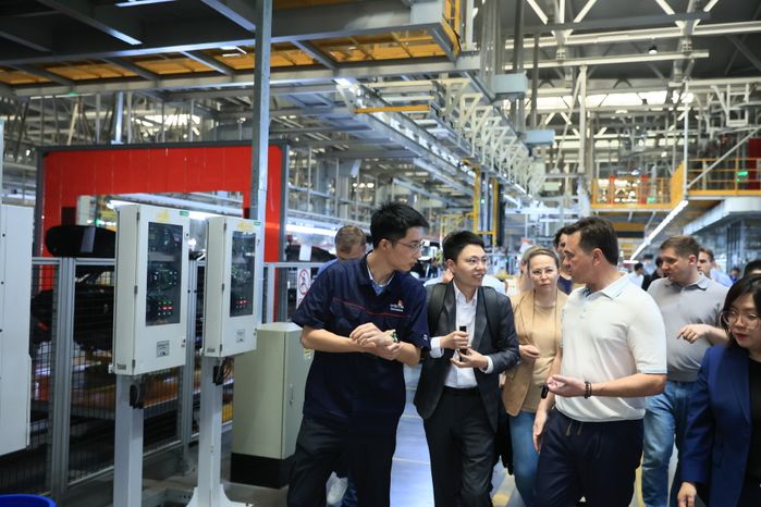 Посещение автозавода Changan Automobile Group в Китае Губернатором Подмосковья