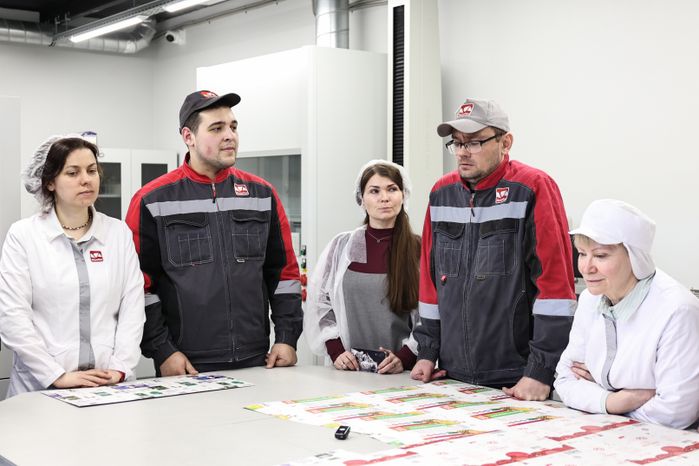 Андрей Воробьев посетил запуск производства упаковки для пищевой продукции в Чехове