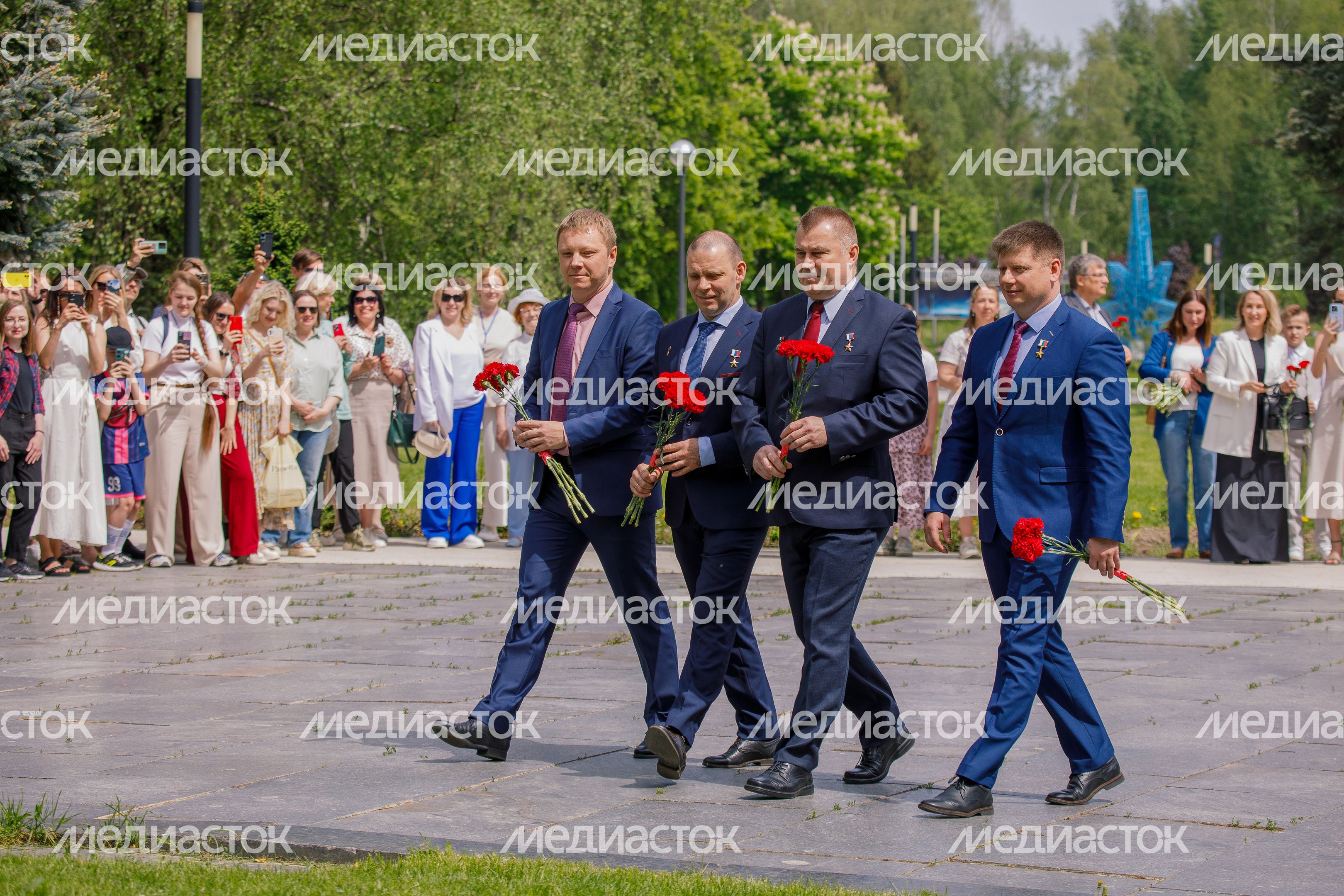 Торжественная встреча космонавтов в Звездном городке Торжественная встреча космонавтов в Звездном городке