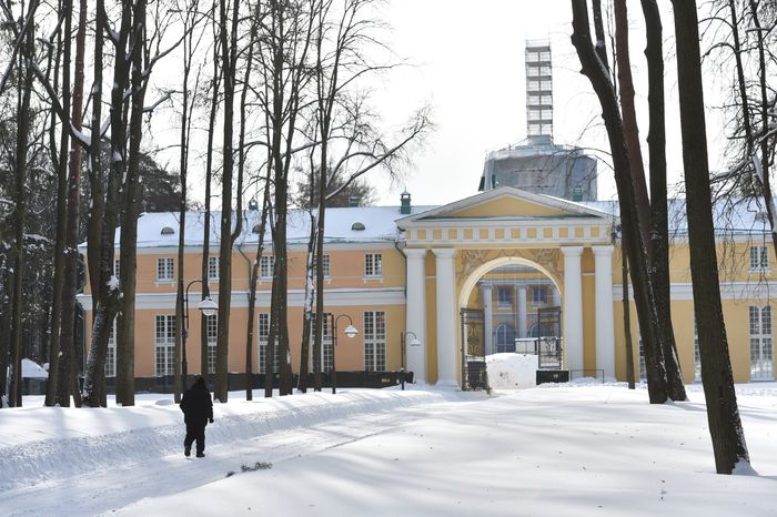 Подготовка к лыжной гонке в музее-усадьбе «Архангельское»