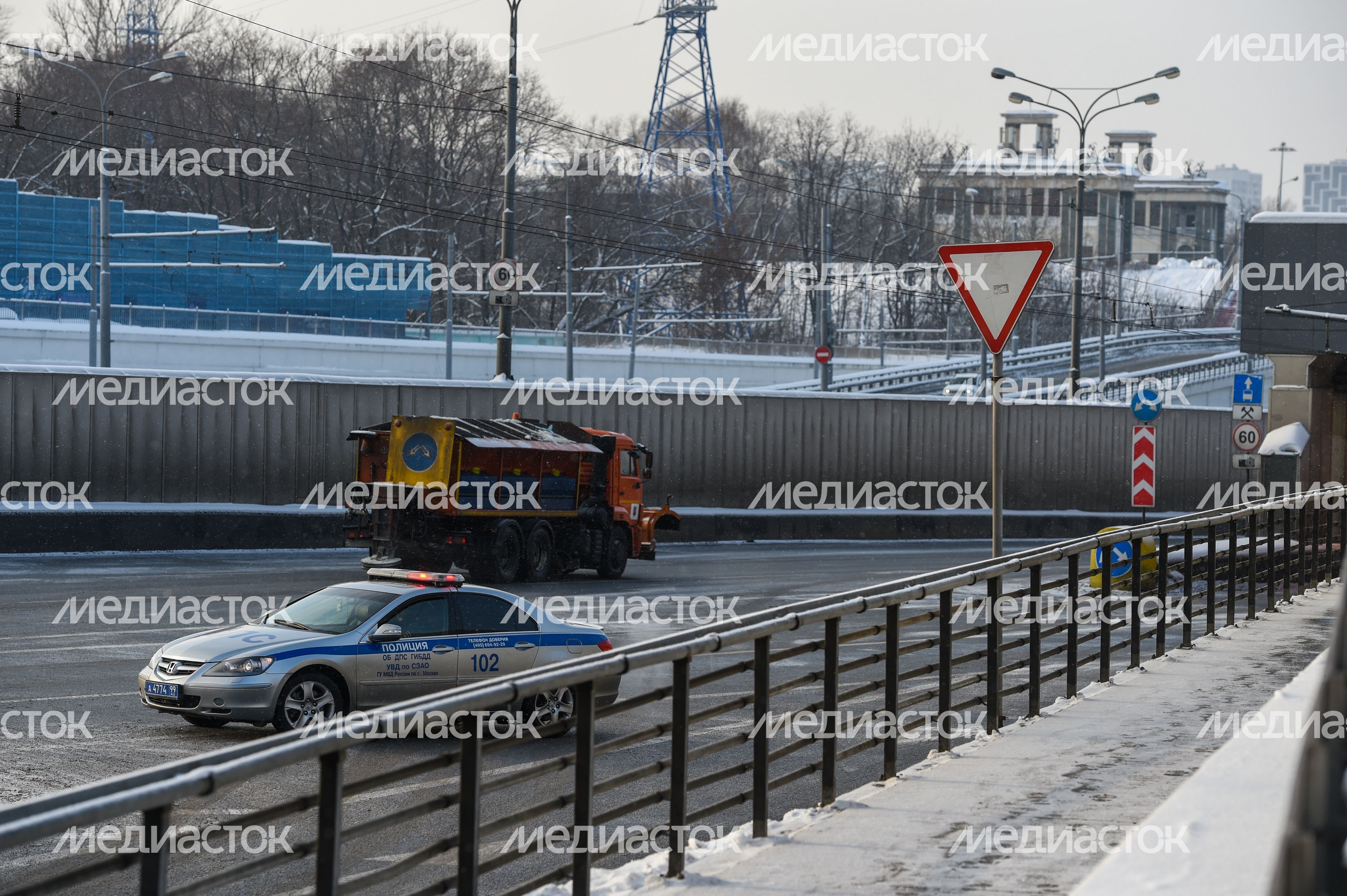 Тушинский тоннель затопило в Москве Тушинский тоннель затопило в Москве