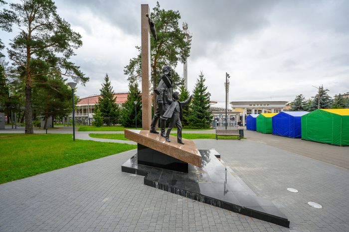 Скульптурная композиция «Авиаторы» в Жуковском