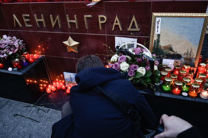 Траурный митинг памяти 11 жертв теракта в Санкт-Петербурге