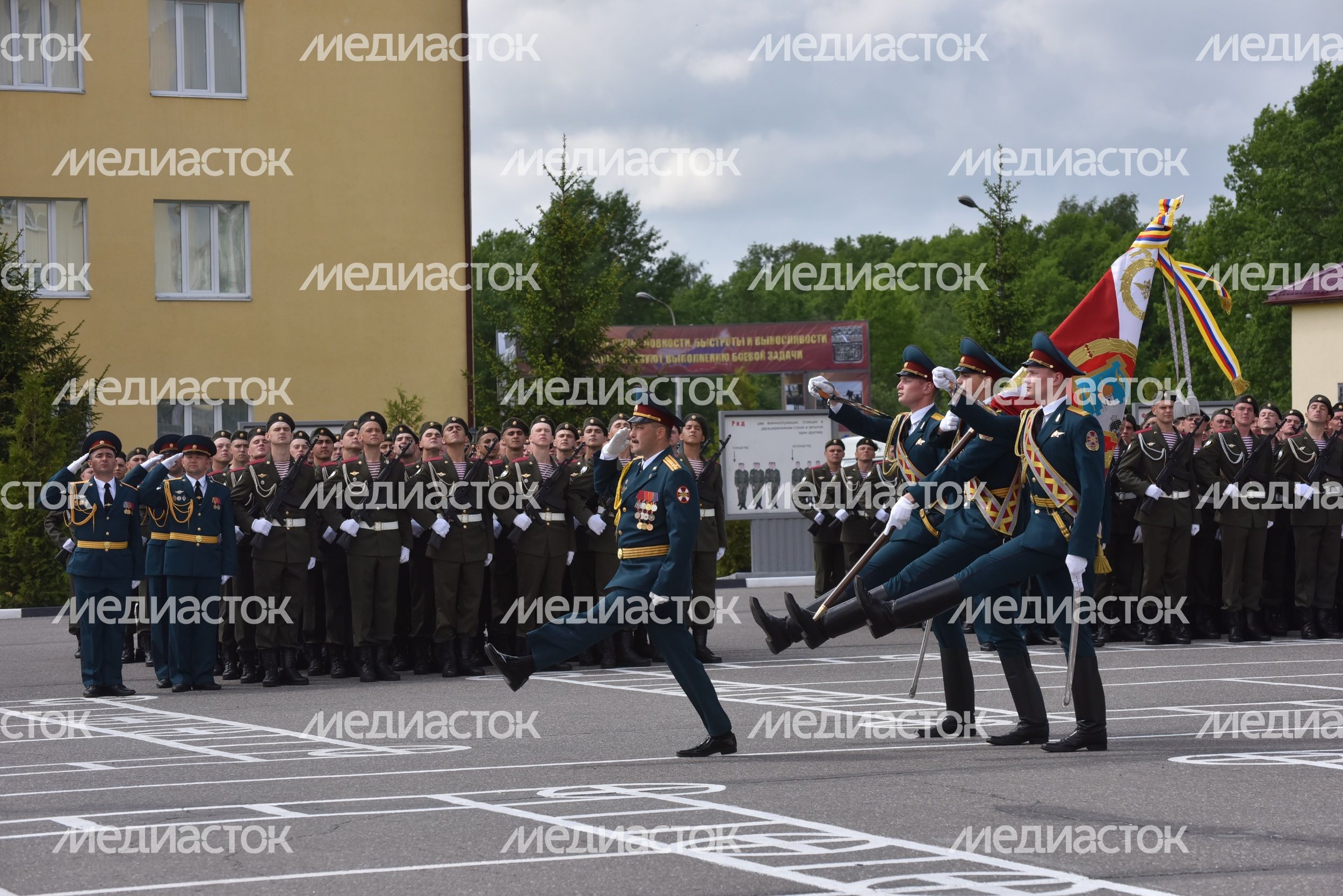 Церемония вручения ордена Жукова Софринской бригаде