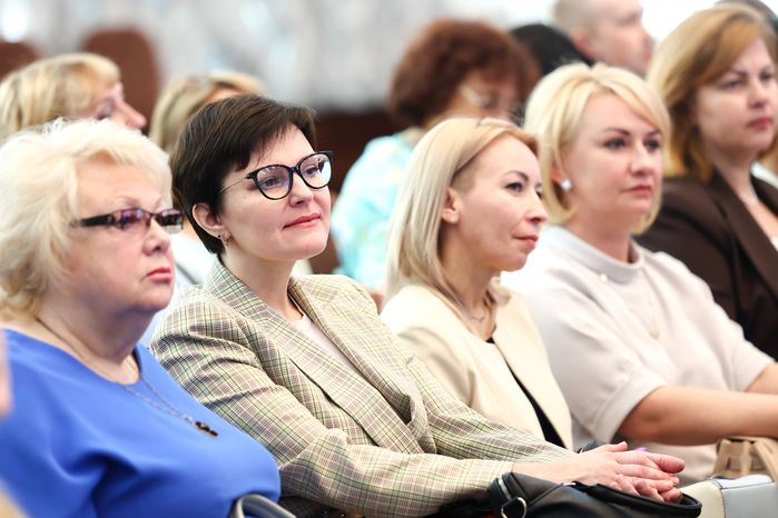 Поздравление Губернатором Московской области социальных работников региона с профессиональным праздником и вручение им областных наград