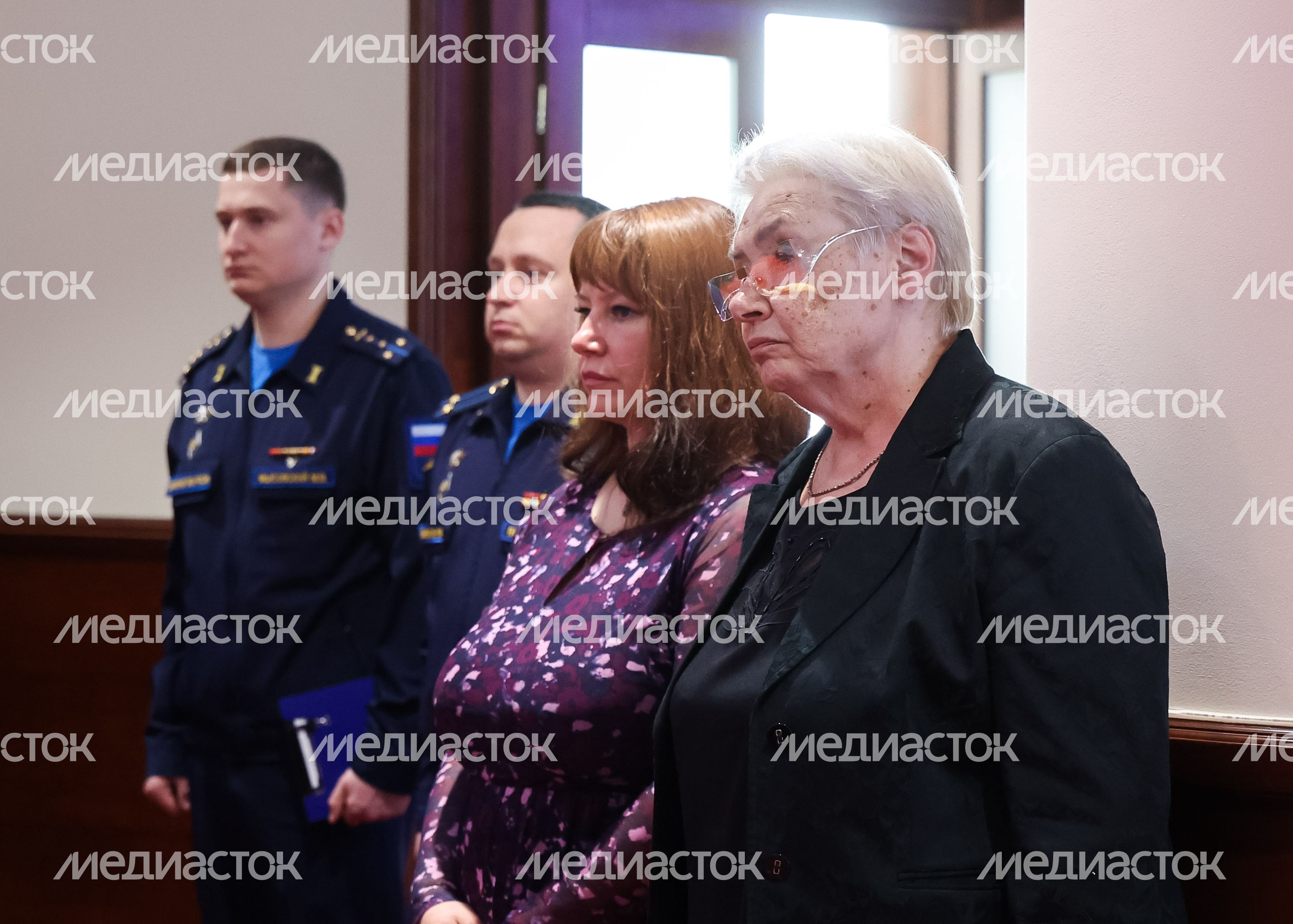 Родственникам легендарного лётчика Николая Терёхина передали "Золотую Звезду" Героя России Родственникам легендарного лётчика Николая Терёхина передали "Золотую Звезду" Героя России