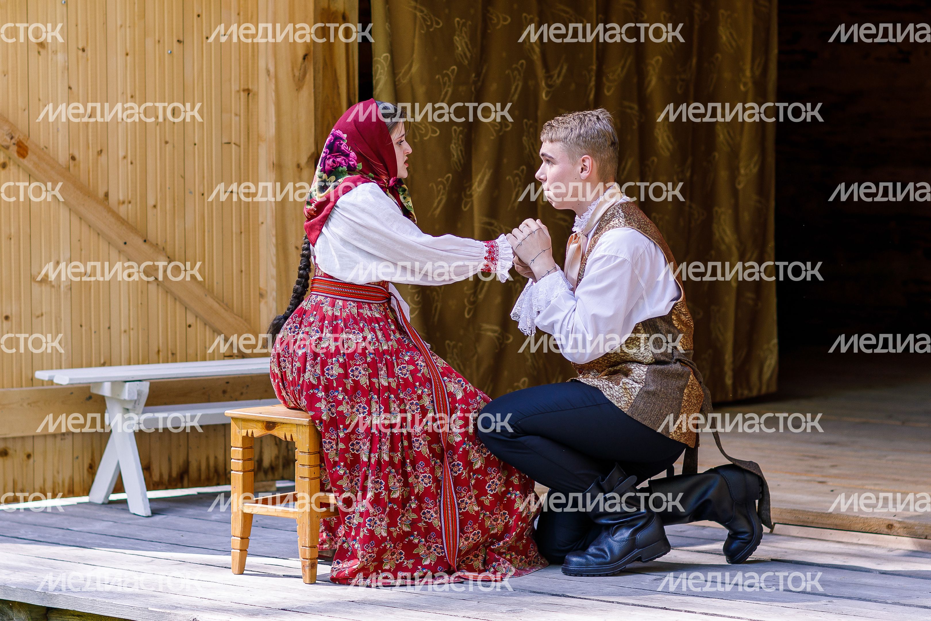 III Фестиваль науки и искусств "Менделеев" в усадьбе Боблово в Клину III Фестиваль науки и искусств "Менделеев" в усадьбе Боблово в Клину