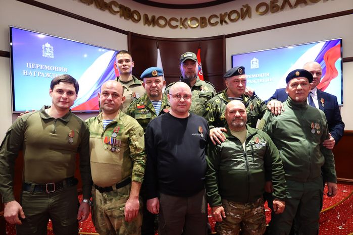 Награждение добровольцев из отряда «БАРС» Губернатором Подмосковья