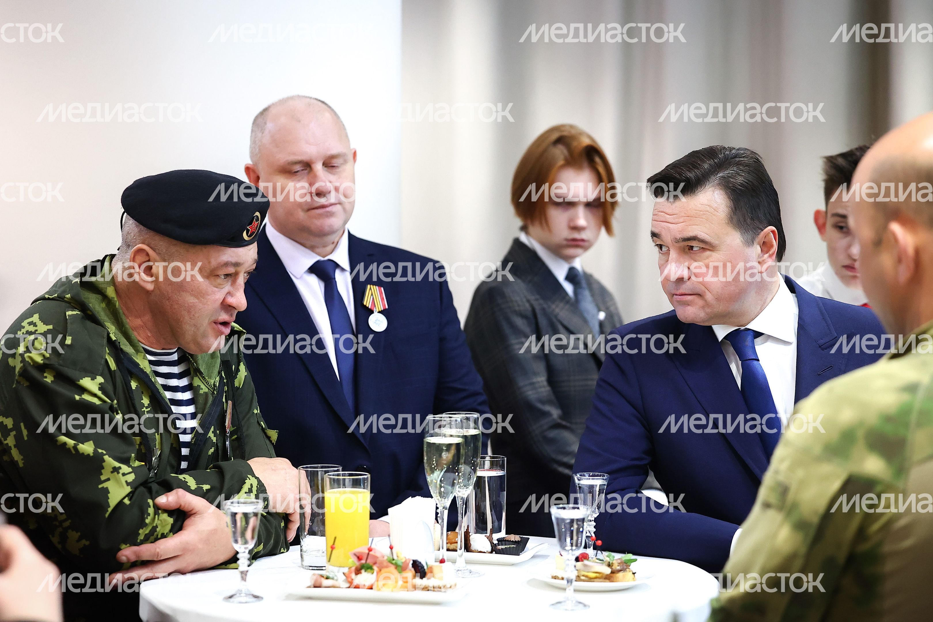 Награждение добровольцев из отряда «БАРС» Губернатором Подмосковья