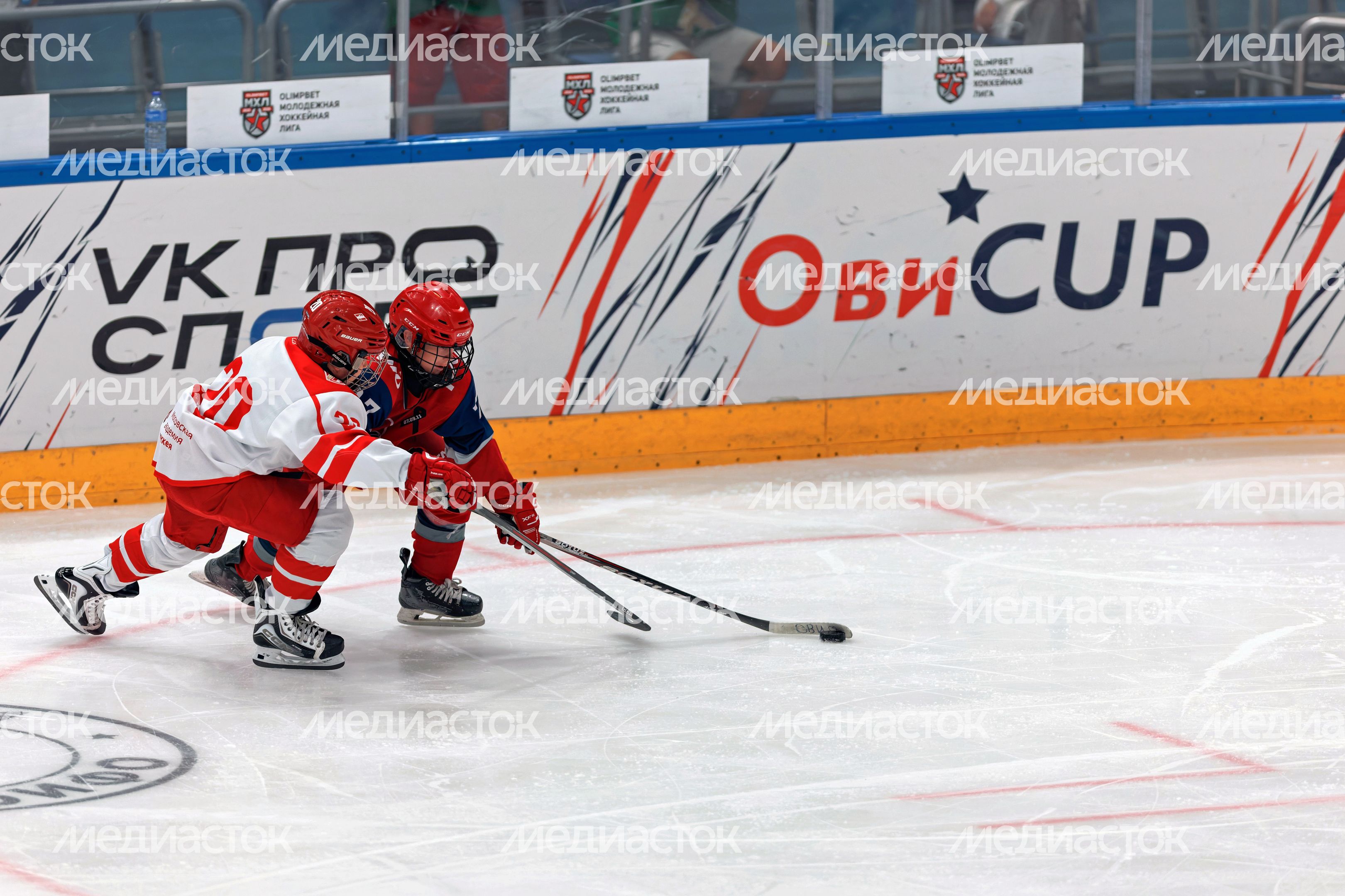 Детская команда московского «Спартака» обыграла ярославский «Локомотив» в финале турнира по хоккею ОВИCUP-2026