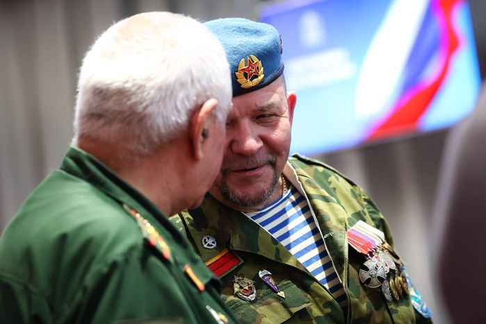 Награждение добровольцев из отряда «БАРС» Губернатором Подмосковья
