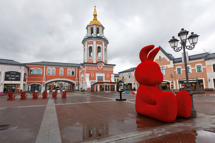 Торговый центр «Outlet Village Белая Дача» в Котельниках осенью